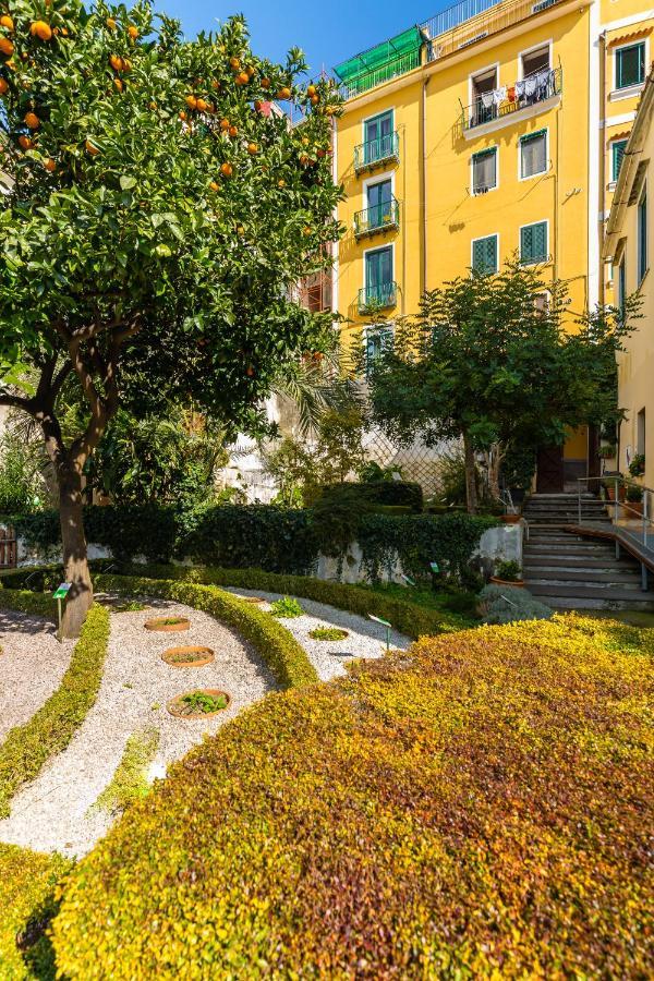 Starhost - Minerva Suite Salerno Luaran gambar