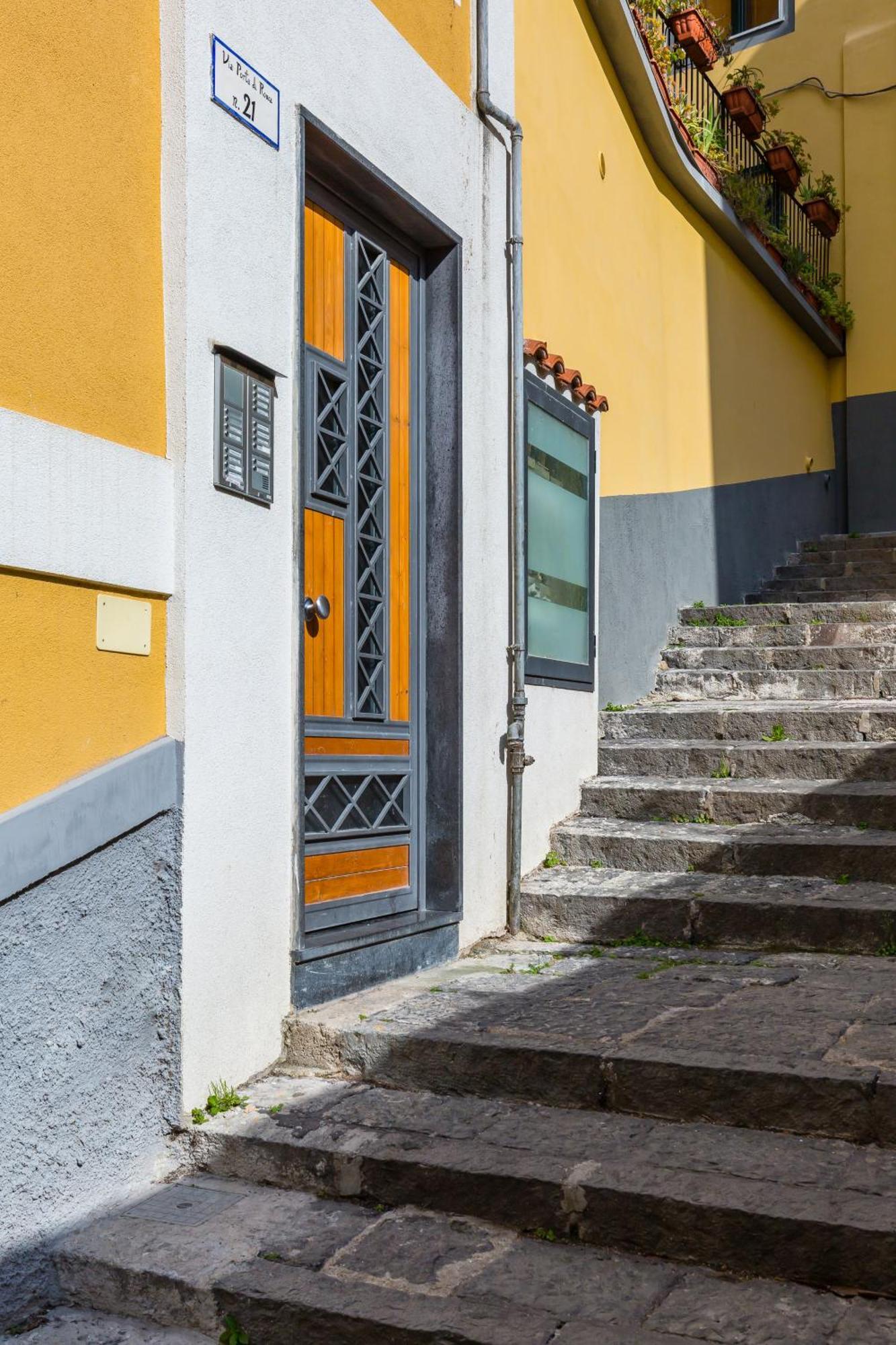 Starhost - Minerva Suite Salerno Luaran gambar