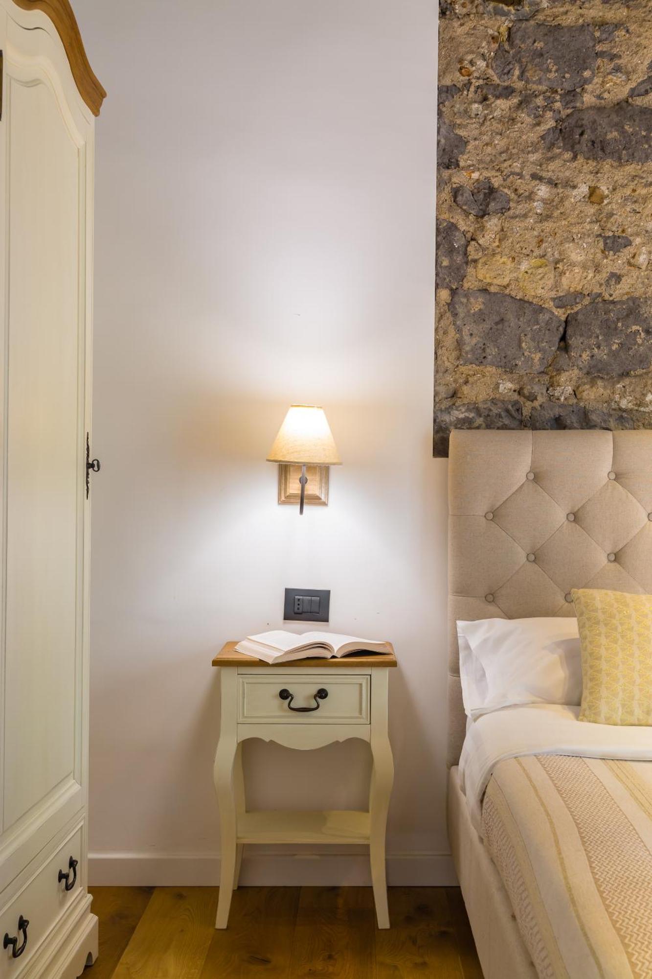 Starhost - Minerva Suite Salerno Luaran gambar
