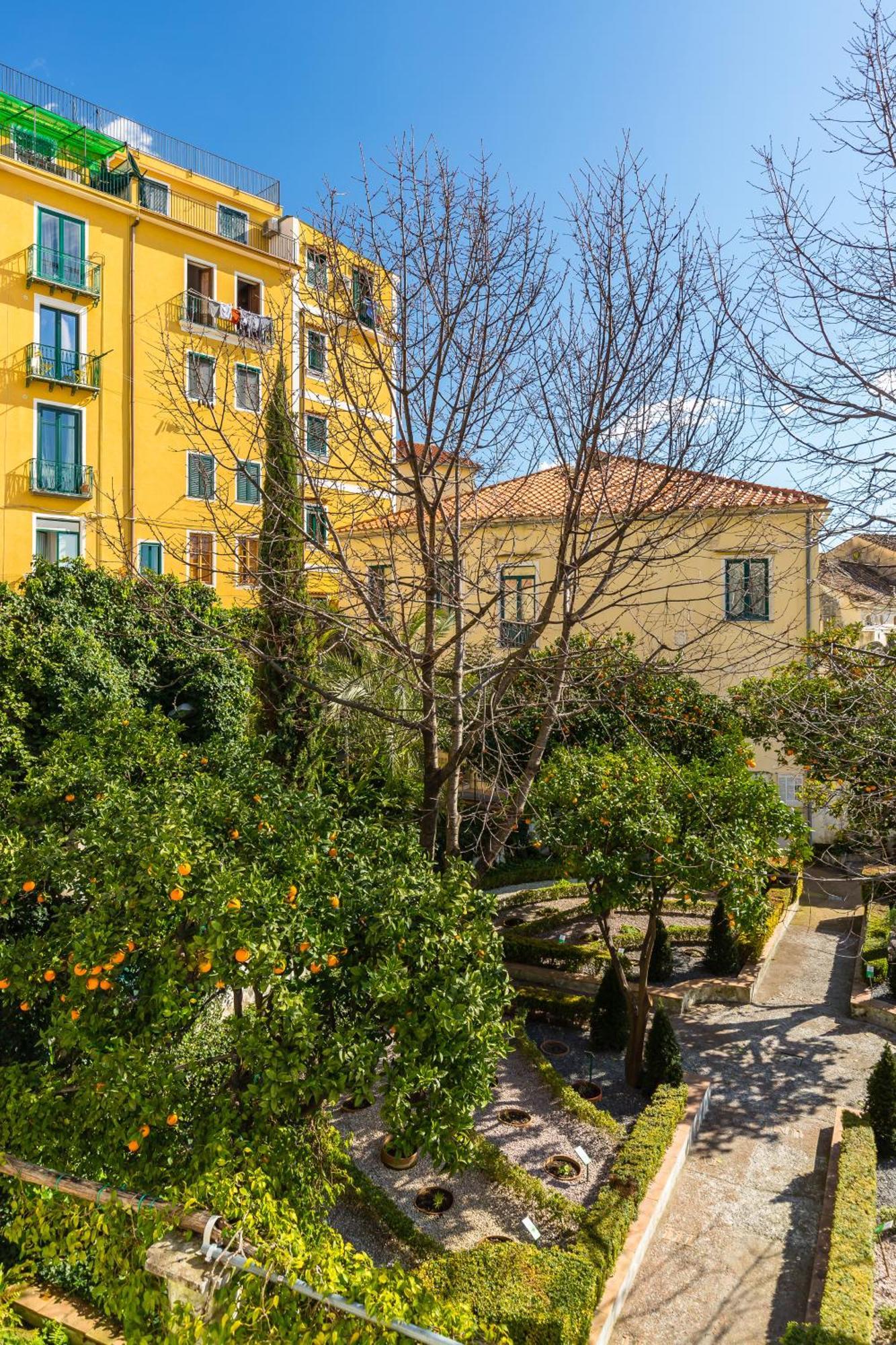 Starhost - Minerva Suite Salerno Luaran gambar